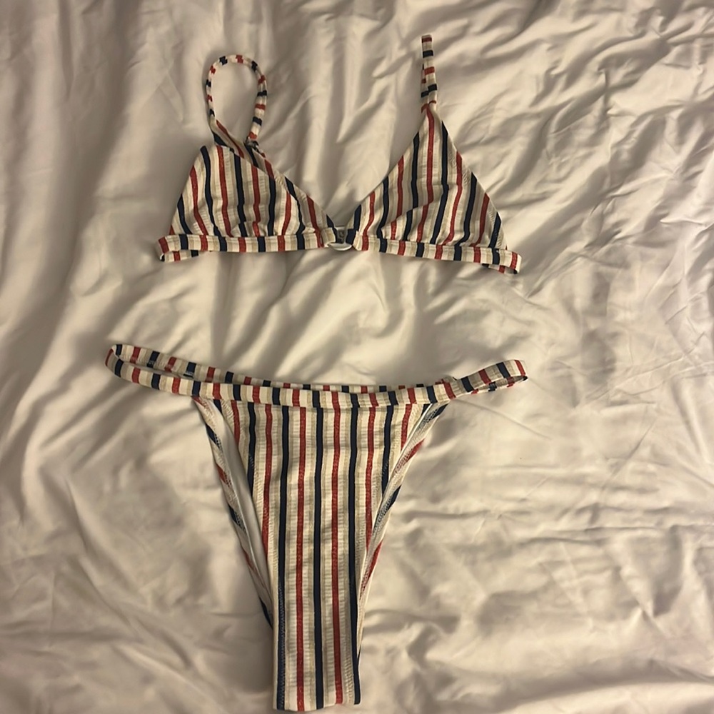 Red white and blue bikini - Picture 2 of 5